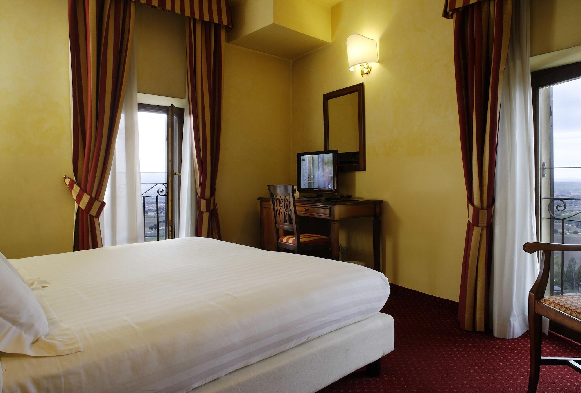 אסיסי Giotto Hotel & Spa מראה חיצוני תמונה