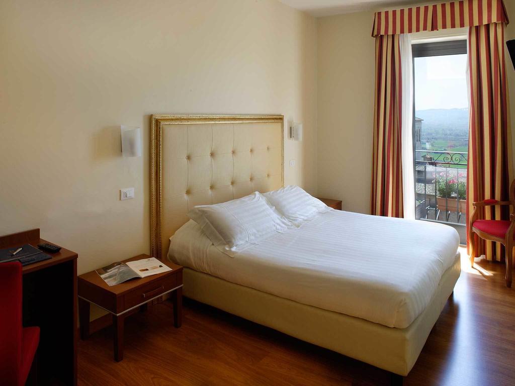 אסיסי Giotto Hotel & Spa חדר תמונה